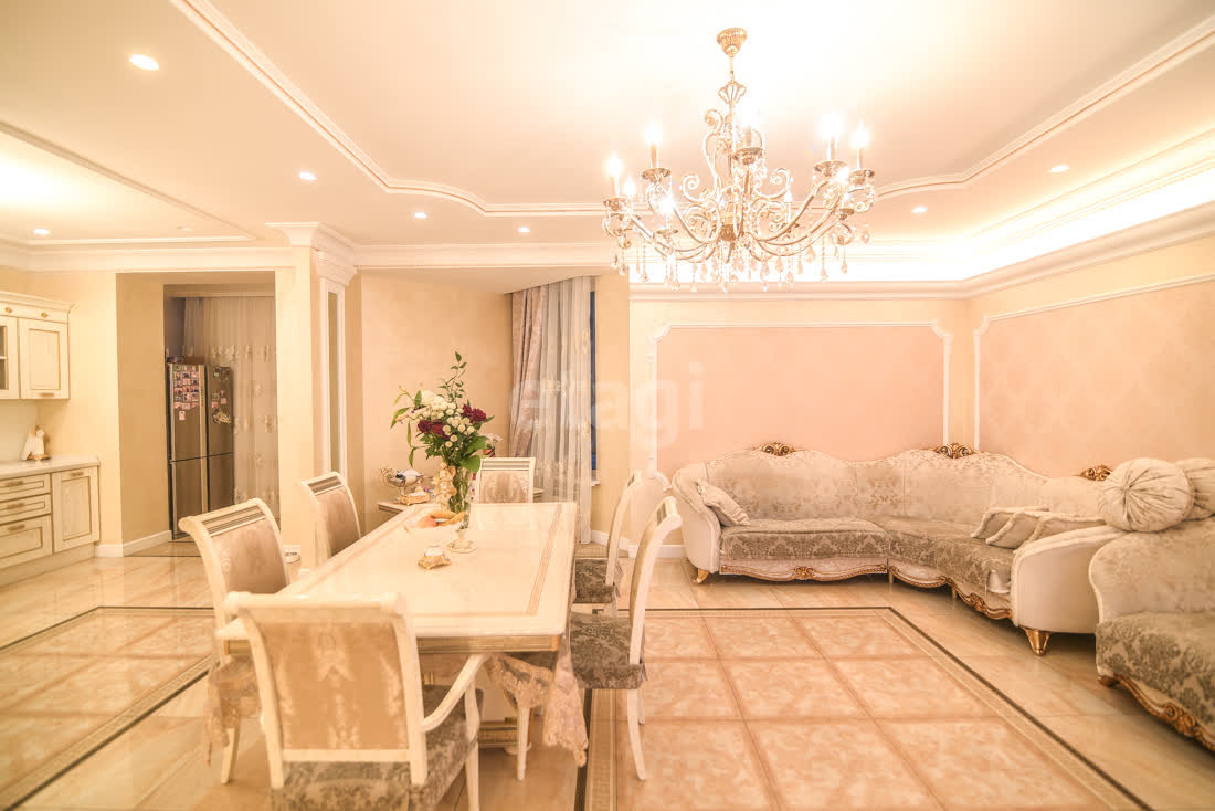 Продажа 4-комнатной квартиры, Южно-Сахалинск, Сахалинская область,  Южно-Сахалинск