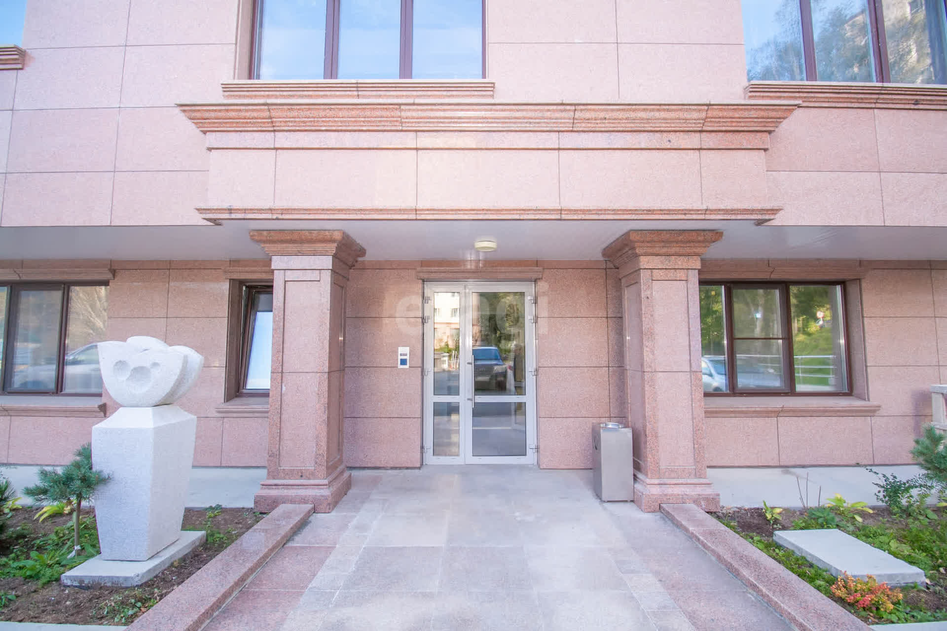 Продажа 3-комнатной квартиры, Южно-Сахалинск, Сахалинская область,  Южно-Сахалинск