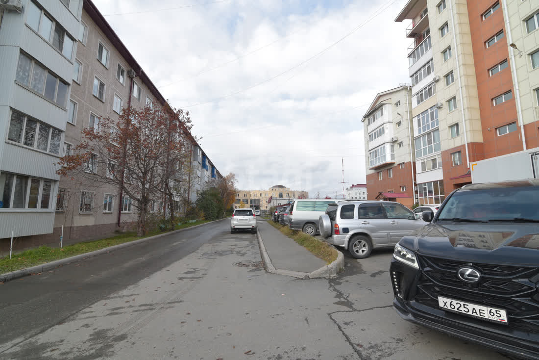 Продажа 4-комнатной квартиры, Южно-Сахалинск, Сахалинская область,  Южно-Сахалинск