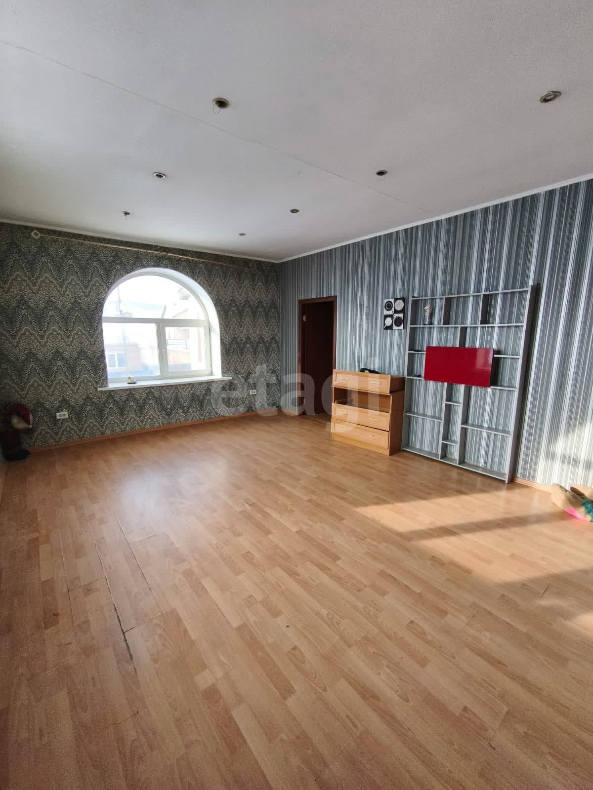 Продажа дома, 300м <sup>2</sup>, 8 сот., Улан-Удэ, Республика Бурятия,  Октябрьский