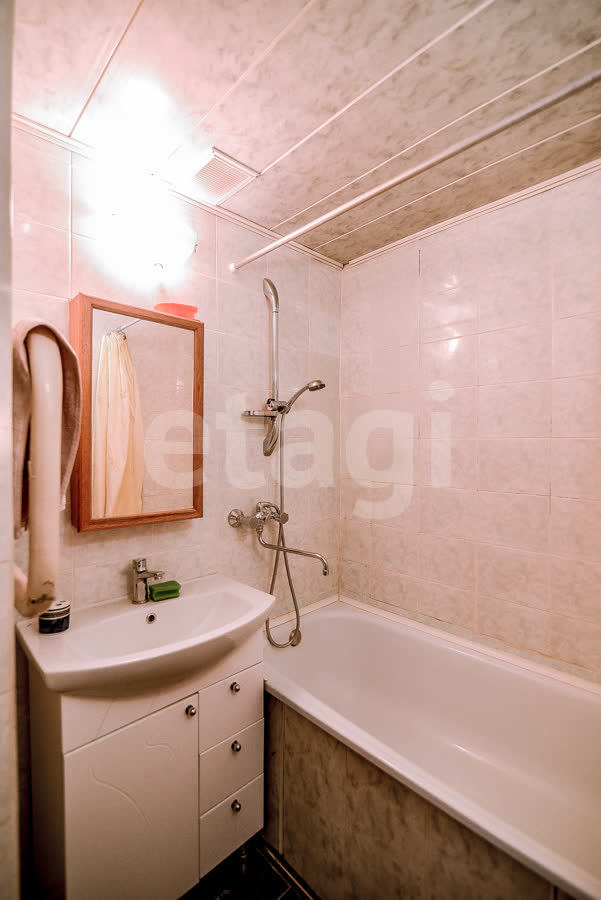 Продажа 2-комнатной квартиры, Южно-Сахалинск, Сахалинская область,  Южно-Сахалинск