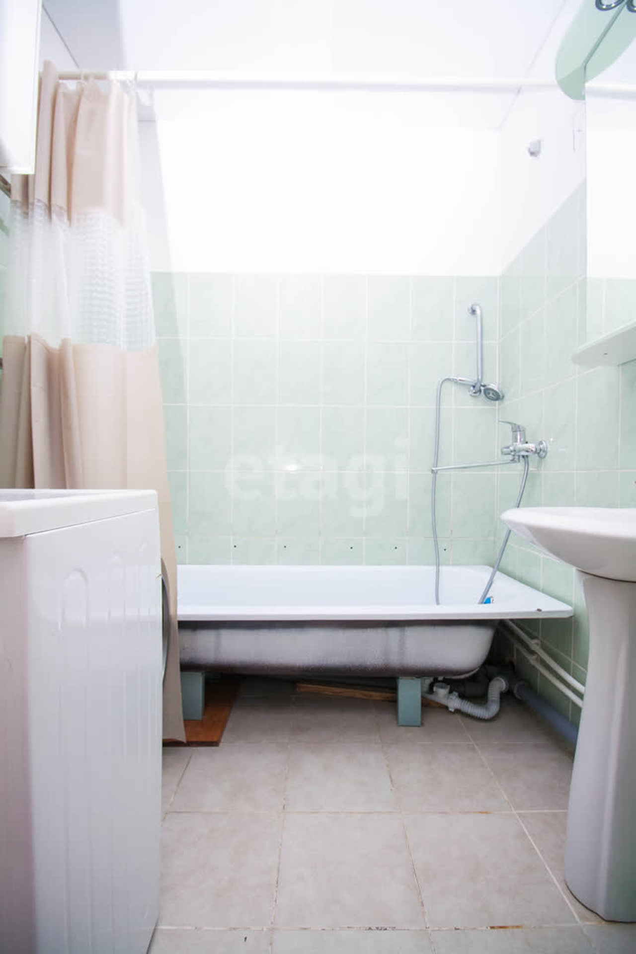 Продажа 2-комнатной квартиры, Южно-Сахалинск, Сахалинская область,  Южно-Сахалинск