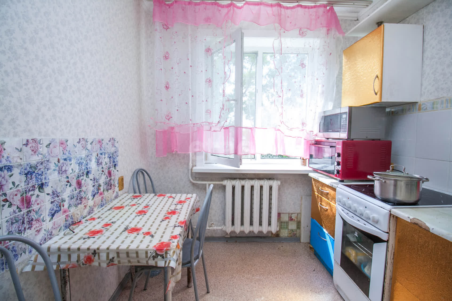 Продажа 2-комнатной квартиры, Южно-Сахалинск, Сахалинская область,  Южно-Сахалинск