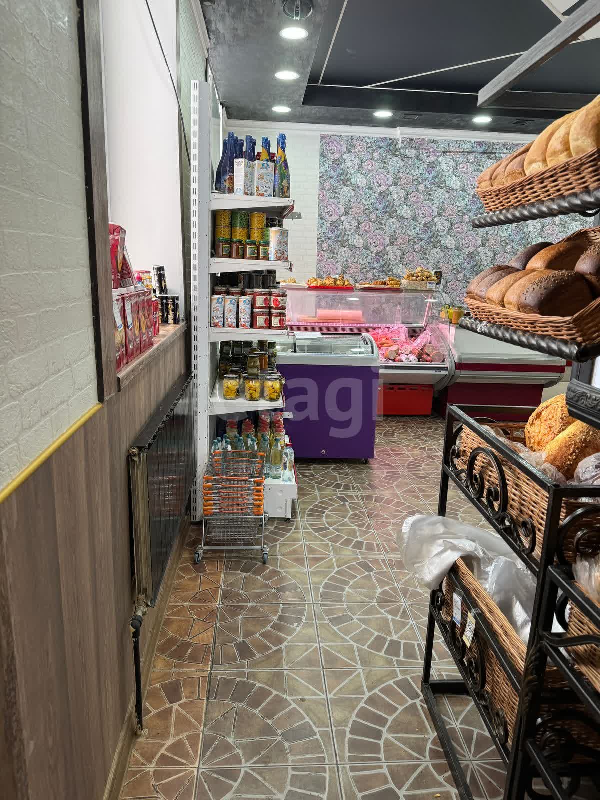 Продажа коммерческой недвижимости, 241м <sup>2</sup>, Новый Уренгой, Ямало-Ненецкий АО,  Новый Уренгой