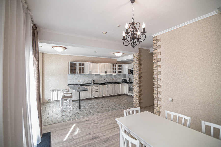 Аренда 4-комнатной квартиры, Южно-Сахалинск, Сахалинская область,  Южно-Сахалинск