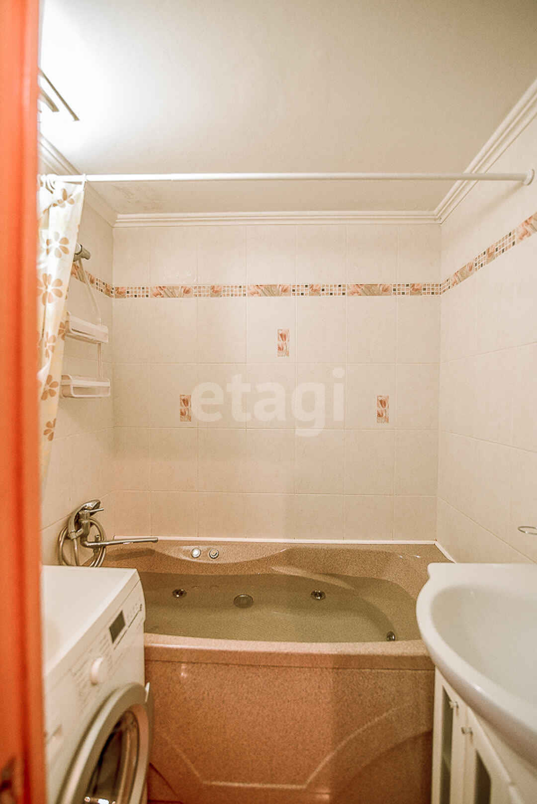 Продажа 4-комнатной квартиры, Южно-Сахалинск, Сахалинская область,  Южно-Сахалинск