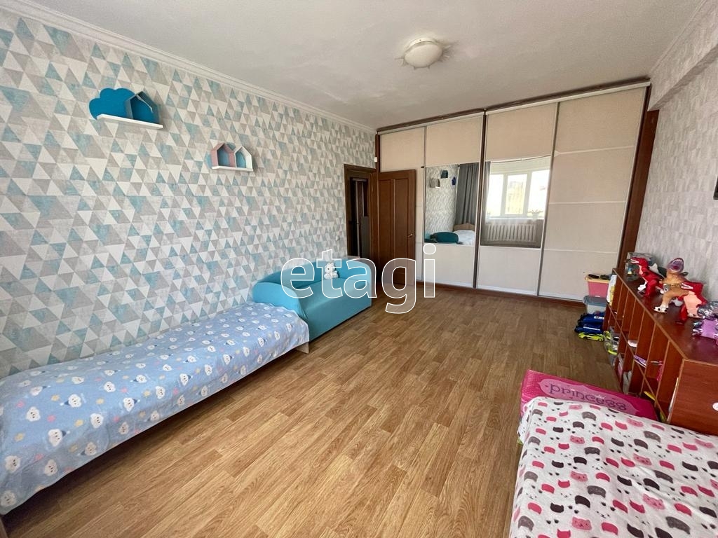 Продажа 3-комнатной квартиры, Южно-Сахалинск, Сахалинская область,  Южно-Сахалинск