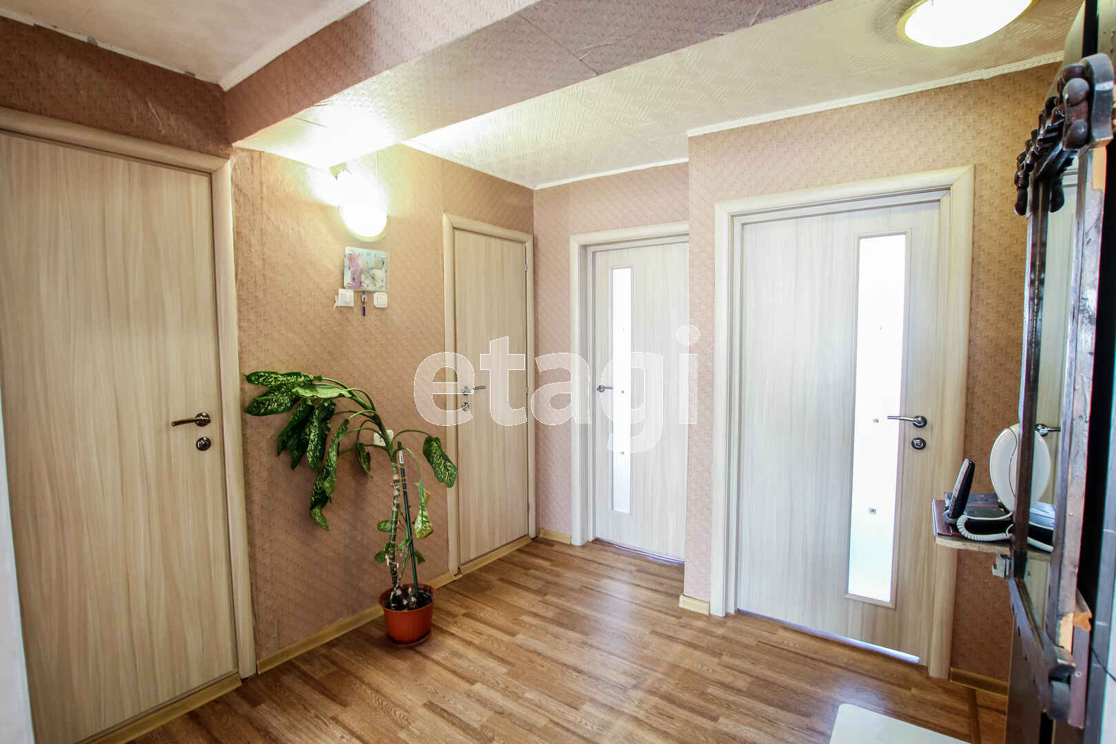 Продажа 4-комнатной квартиры, Улан-Удэ, Республика Бурятия,  Улан-Удэ