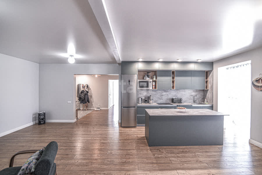 Продажа 3-комнатной квартиры, Южно-Сахалинск, Сахалинская область,  Южно-Сахалинск