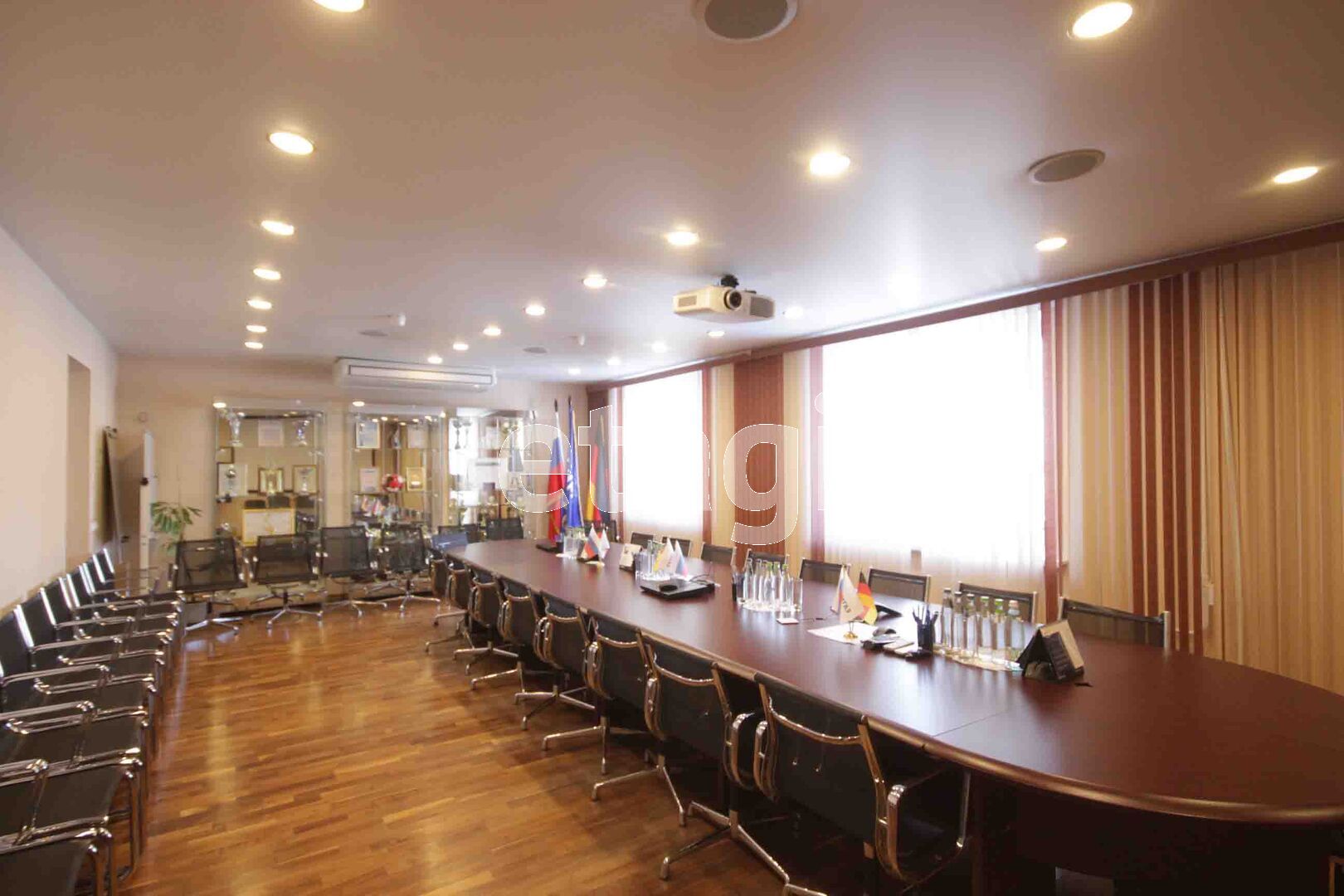 Аренда коммерческой недвижимости, 3458м <sup>2</sup>, Новый Уренгой, Ямало-Ненецкий АО,  Новый Уренгой