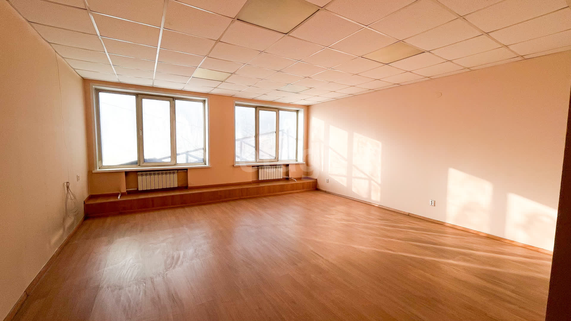 Аренда коммерческой недвижимости, 200м <sup>2</sup>, Улан-Удэ, Бурятия,  Улан-Удэ