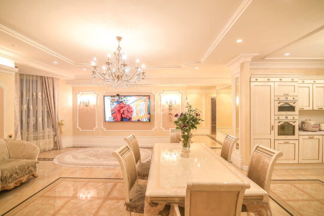 Продажа 4-комнатной квартиры, Южно-Сахалинск, Сахалинская область,  Южно-Сахалинск