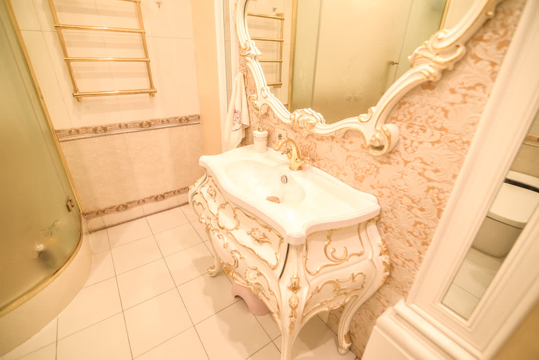 Продажа 4-комнатной квартиры, Южно-Сахалинск, Сахалинская область,  Южно-Сахалинск