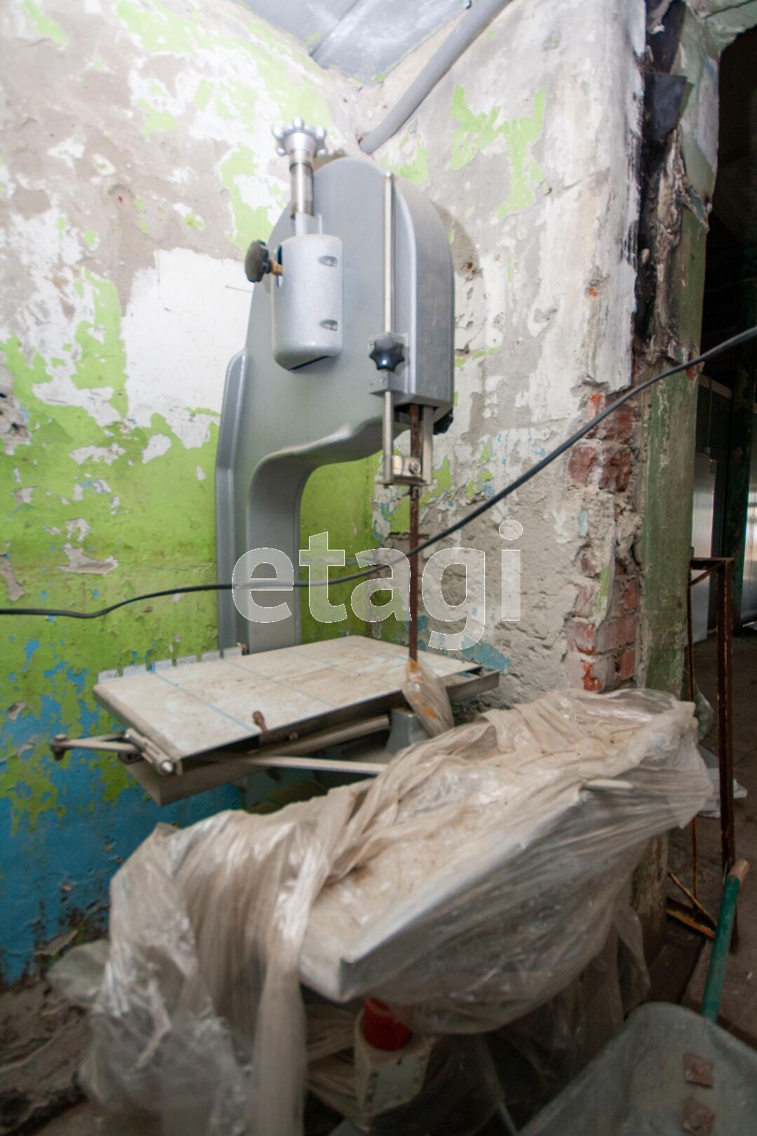 Продажа коммерческой недвижимости, 142м <sup>2</sup>, Новый Уренгой, Ямало-Ненецкий АО,  Новый Уренгой