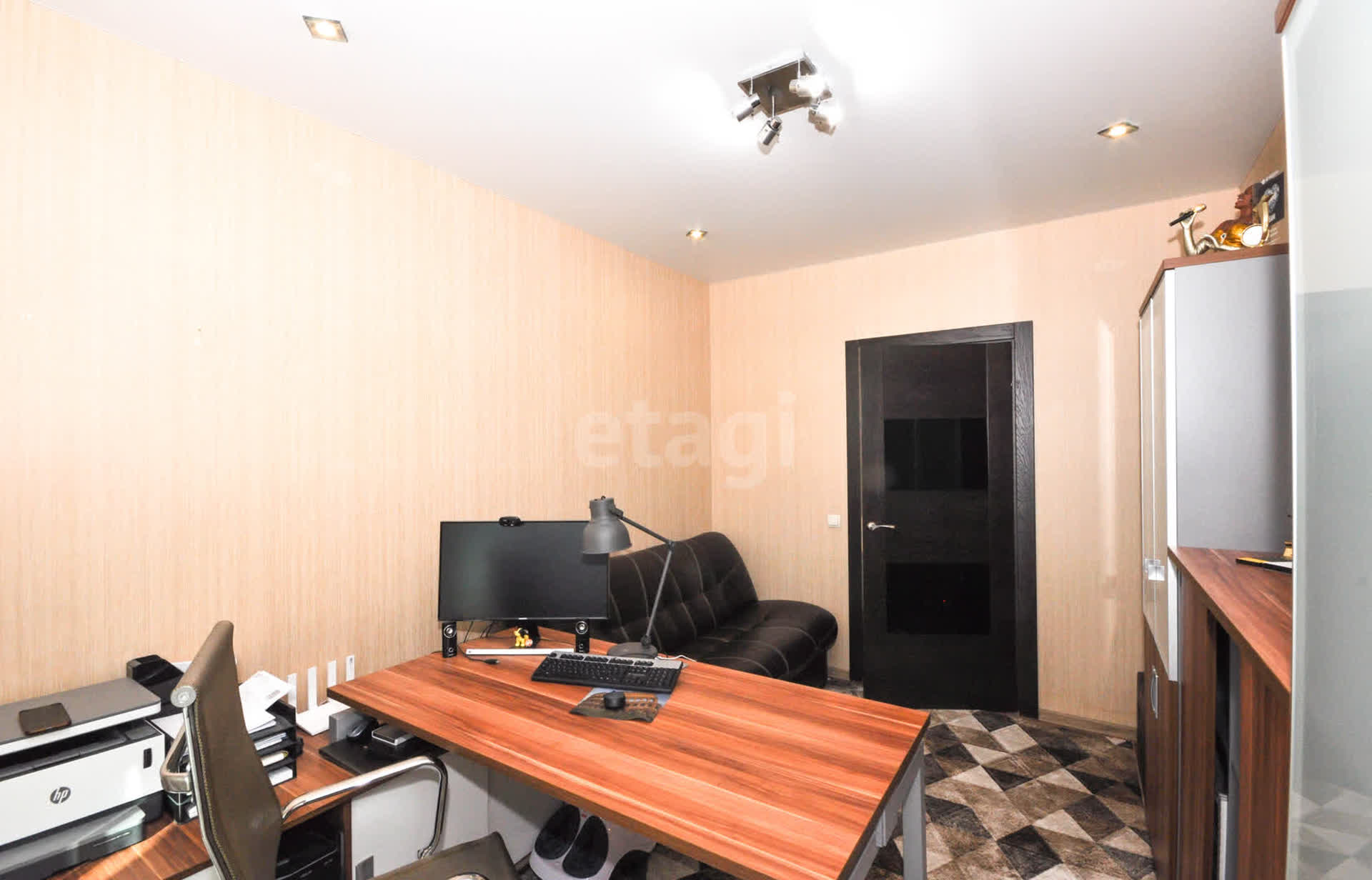 Продажа 2-комнатной квартиры, Южно-Сахалинск, Сахалинская область,  Южно-Сахалинск