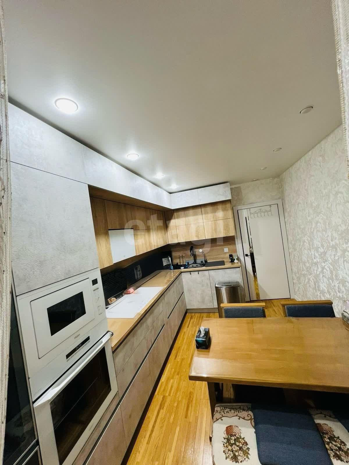 Продажа 3-комнатной квартиры, Южно-Сахалинск, Сахалинская область,  Южно-Сахалинск