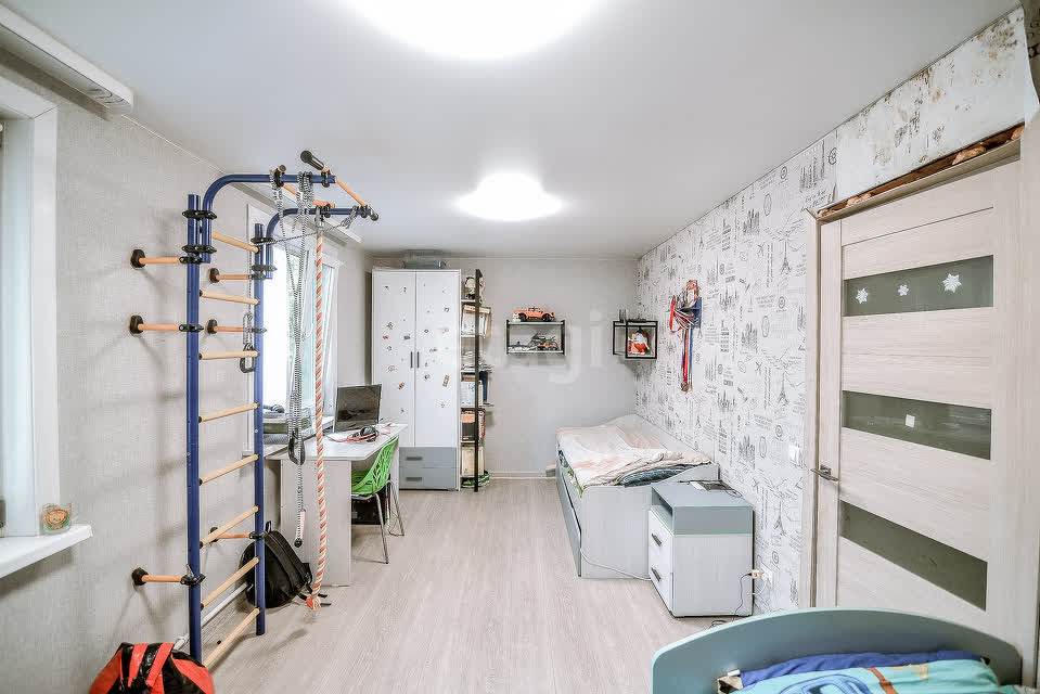 Продажа 4-комнатной квартиры, Южно-Сахалинск, Сахалинская область,  Южно-Сахалинск