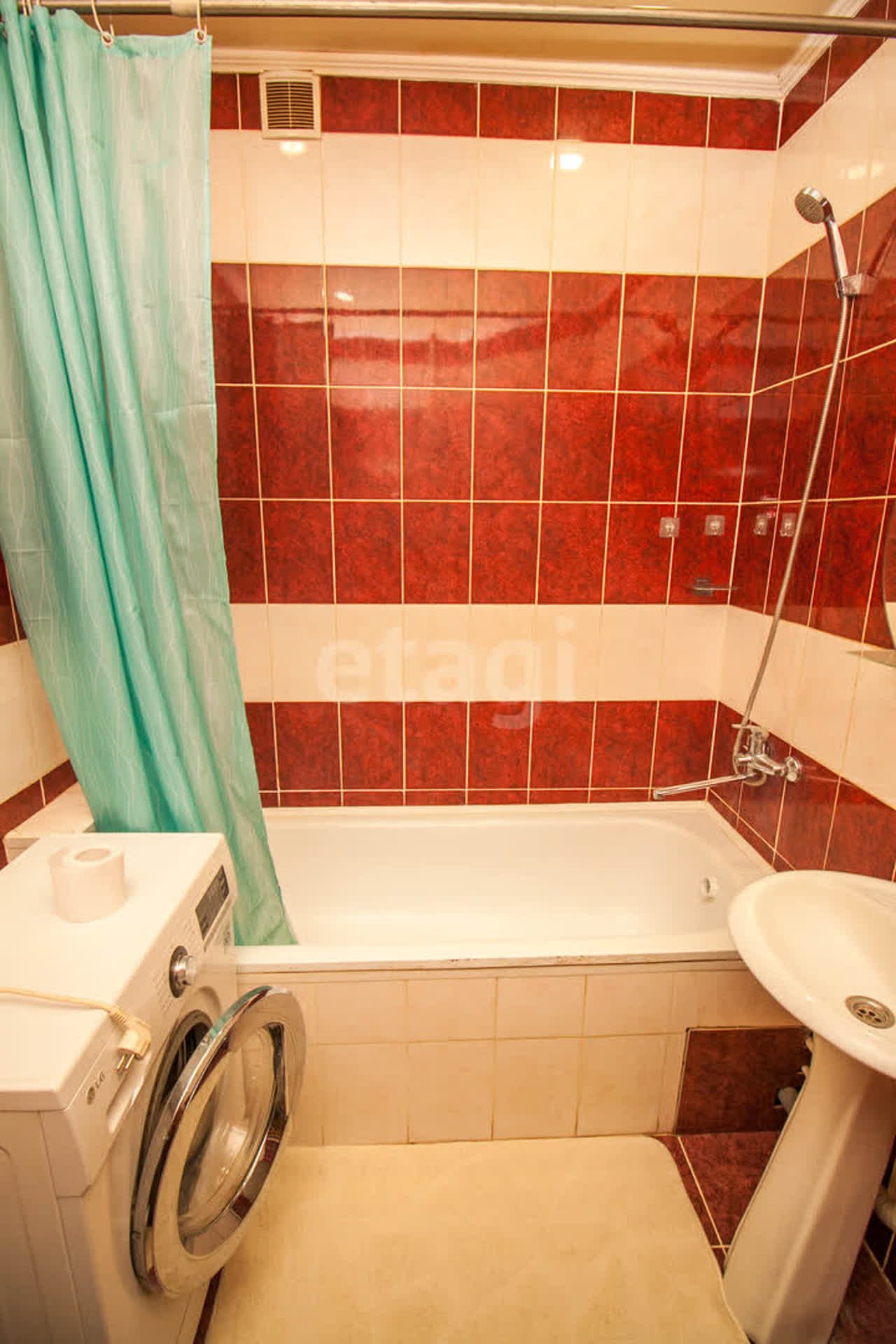 Продажа 2-комнатной квартиры, Южно-Сахалинск, Сахалинская область,  Южно-Сахалинск