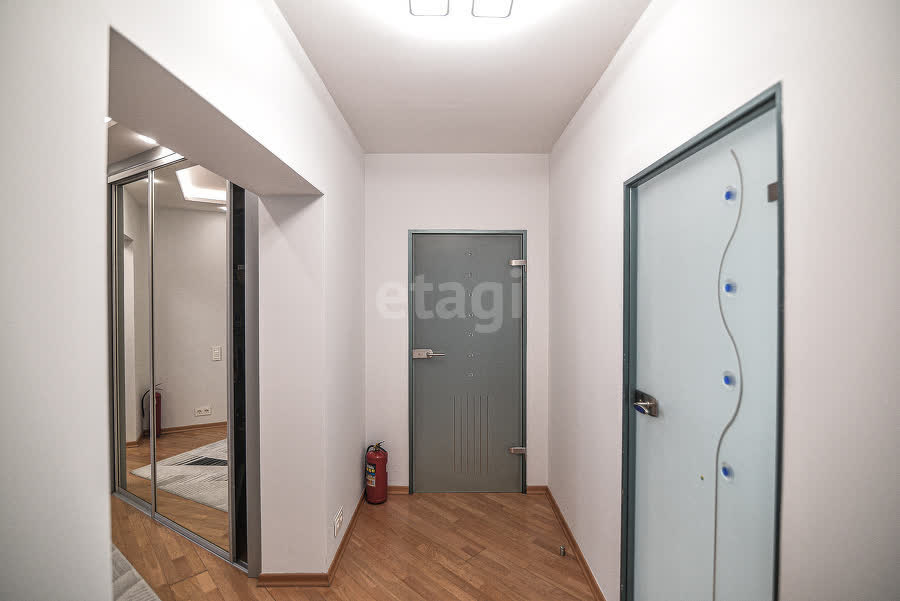 Продажа 4-комнатной квартиры, Южно-Сахалинск, Сахалинская область,  Южно-Сахалинск