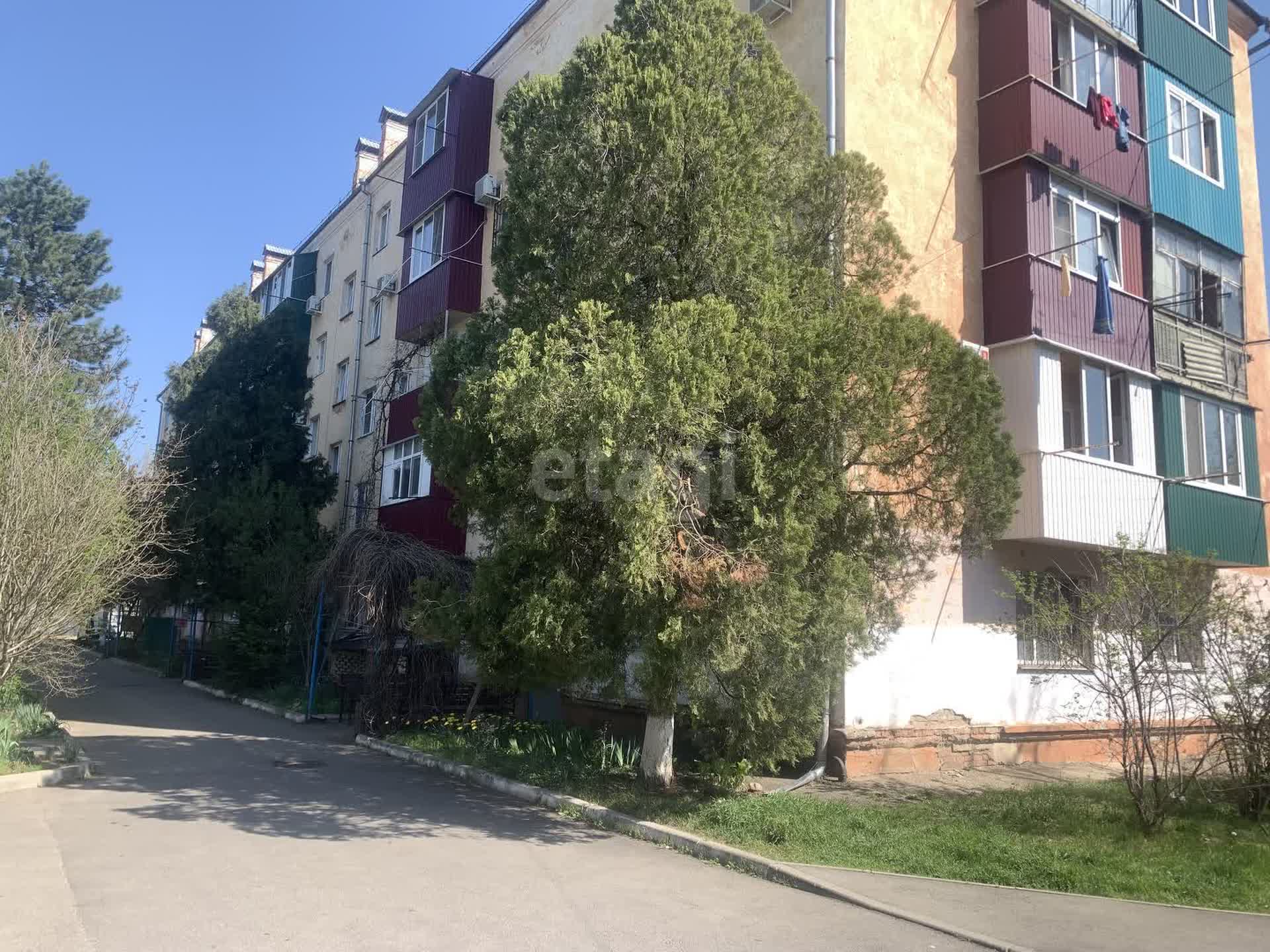 Продажа 1-комнатной квартиры, Майкоп, Чкалова,  82
