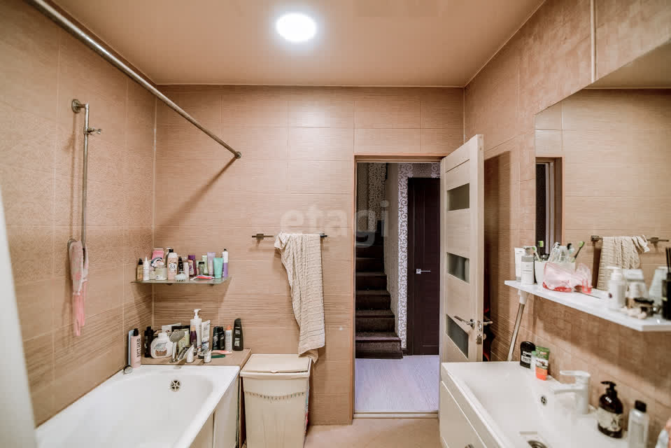 Продажа 4-комнатной квартиры, Южно-Сахалинск, Сахалинская область,  Южно-Сахалинск