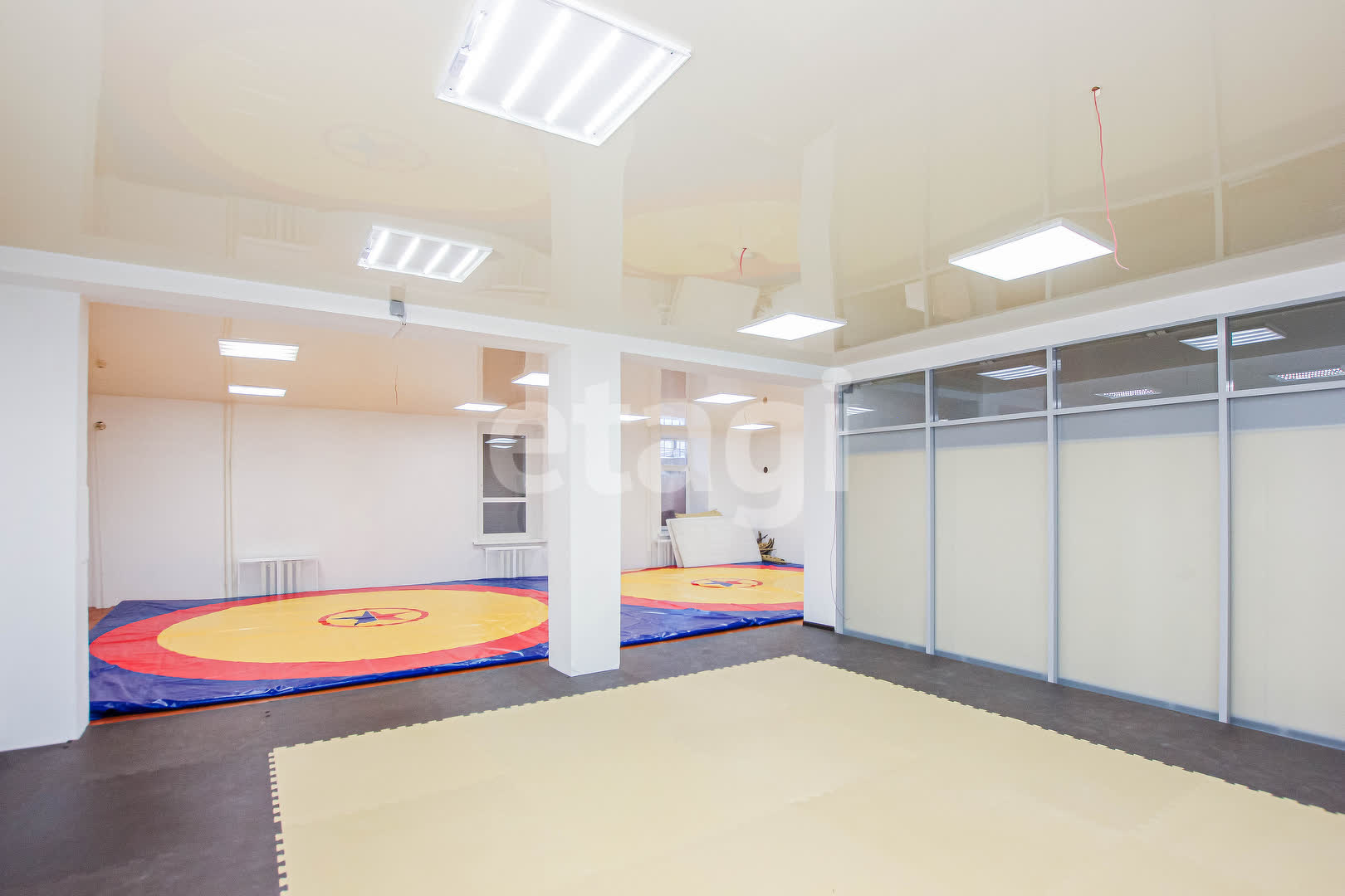 Продажа коммерческой недвижимости, 230м <sup>2</sup>, Улан-Удэ, Бурятия,  Улан-Удэ