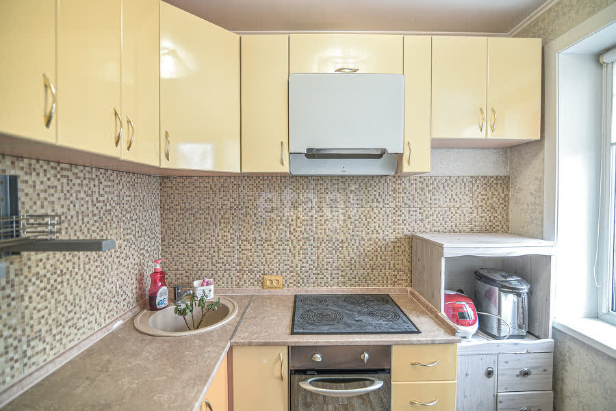 Продажа 4-комнатной квартиры, Южно-Сахалинск, Сахалинская область,  Южно-Сахалинск