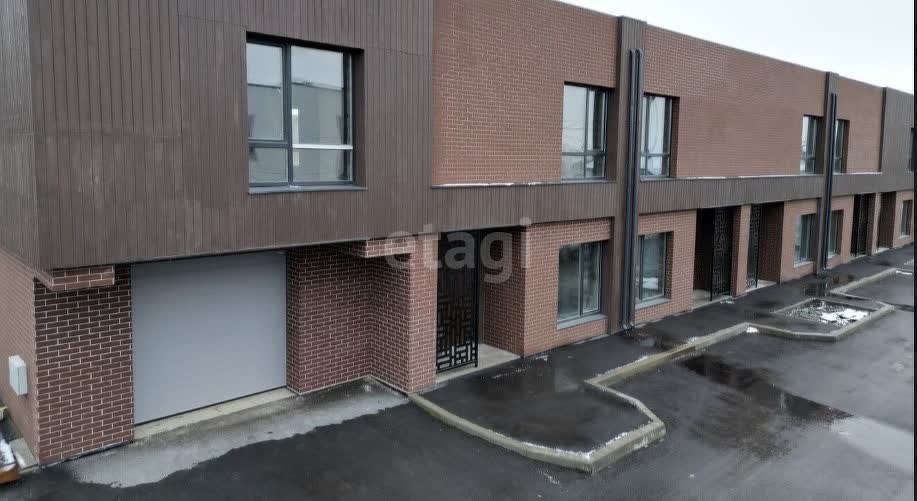 Продажа 4-комнатной квартиры, Южно-Сахалинск, Сахалинская область,  Южно-Сахалинск