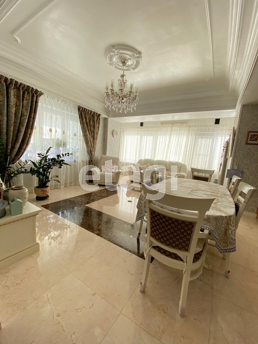 Продажа 4-комнатной квартиры, Южно-Сахалинск, Сахалинская область,  Южно-Сахалинск