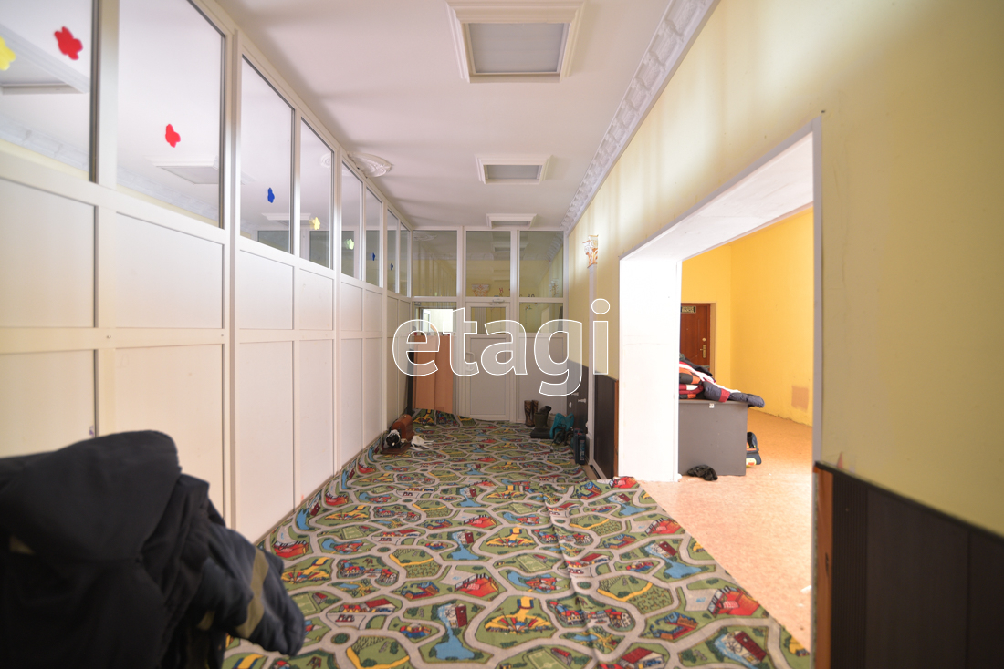 Продажа коммерческой недвижимости, 400м <sup>2</sup>, Южно-Сахалинск, Сахалинская область,  Южно-Сахалинск