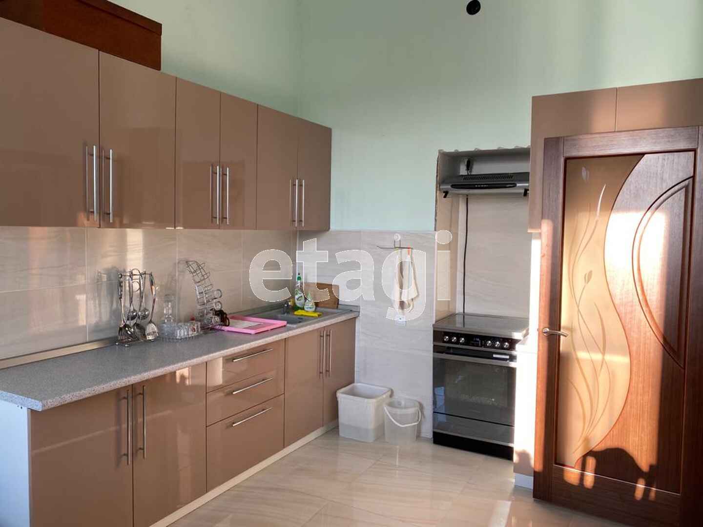 Продажа коммерческой недвижимости, 100м <sup>2</sup>, Южно-Сахалинск, Сахалинская область,  Южно-Сахалинск