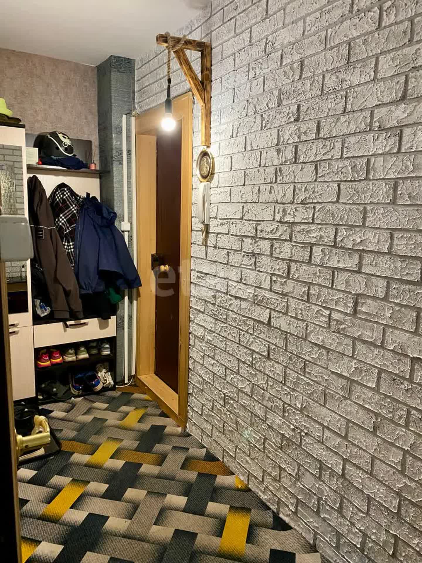 Продажа 2-комнатной квартиры, Южно-Сахалинск, Сахалинская область,  Южно-Сахалинск