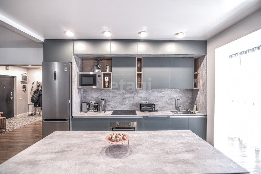 Продажа 3-комнатной квартиры, Южно-Сахалинск, Сахалинская область,  Южно-Сахалинск