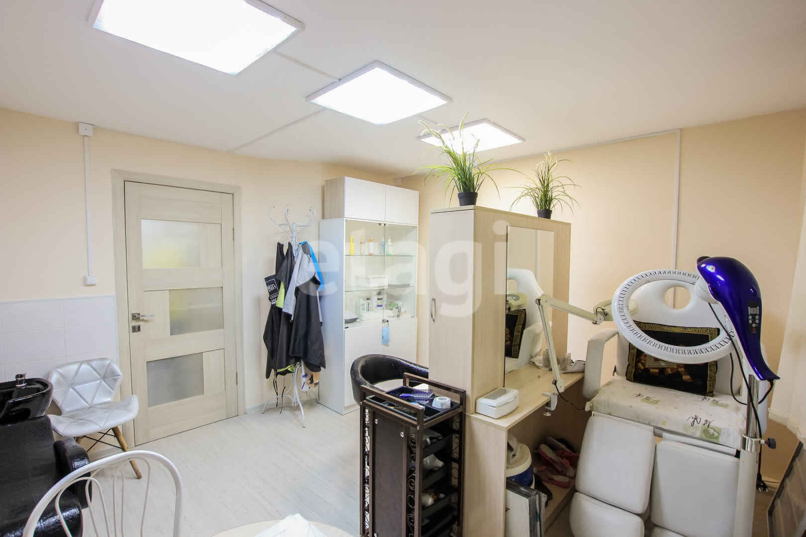 Продажа коммерческой недвижимости, 172м <sup>2</sup>, Улан-Удэ, Бурятия,  Улан-Удэ