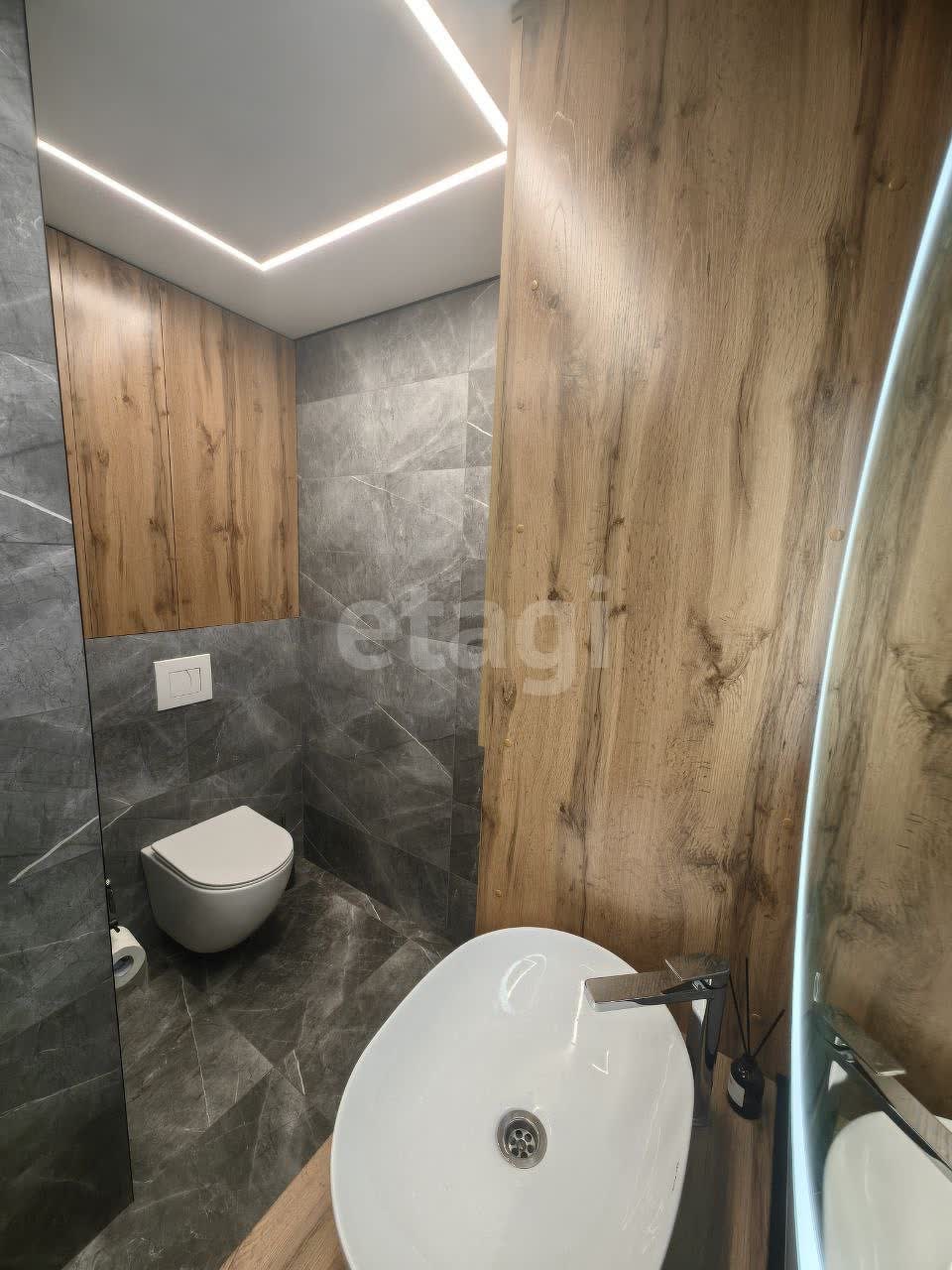 Продажа 2-комнатной квартиры, Южно-Сахалинск, Сахалинская область,  Южно-Сахалинск