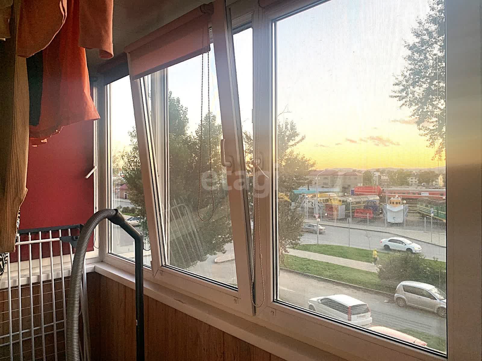 Продажа 2-комнатной квартиры, Южно-Сахалинск, Сахалинская область,  Южно-Сахалинск