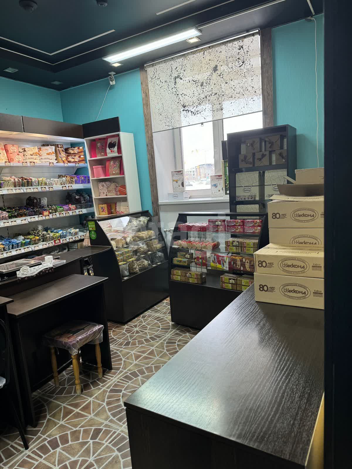 Продажа коммерческой недвижимости, 241м <sup>2</sup>, Новый Уренгой, Ямало-Ненецкий АО,  Новый Уренгой