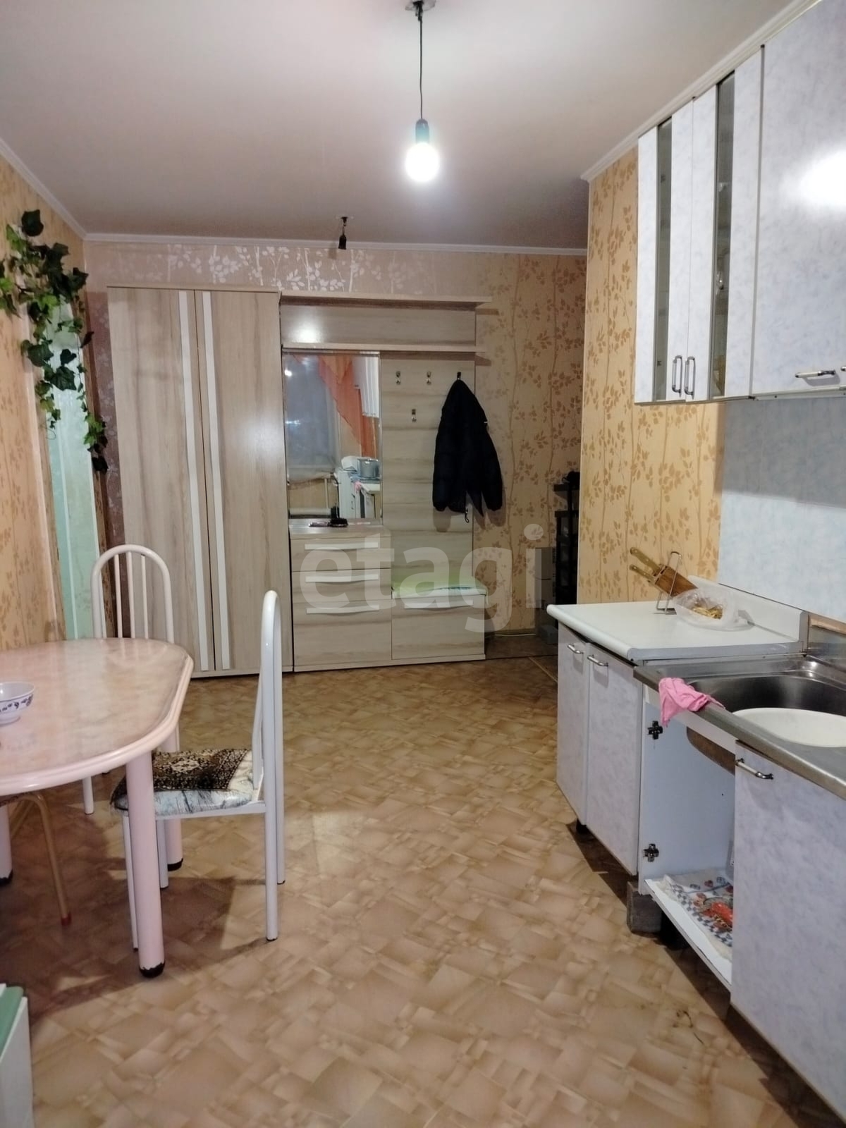 Продажа 3-комнатной квартиры, Южно-Сахалинск, Сахалинская область,  Южно-Сахалинск