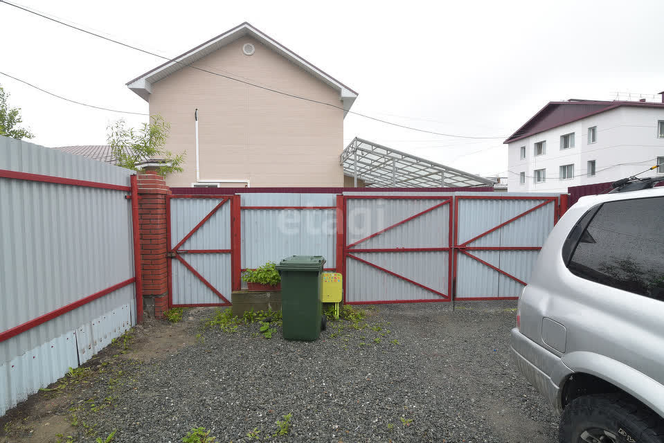 Продажа 4-комнатной квартиры, Южно-Сахалинск, Сахалинская область,  Южно-Сахалинск