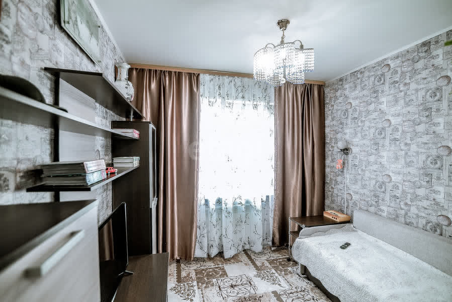 Продажа 2-комнатной квартиры, Южно-Сахалинск, Сахалинская область,  Южно-Сахалинск