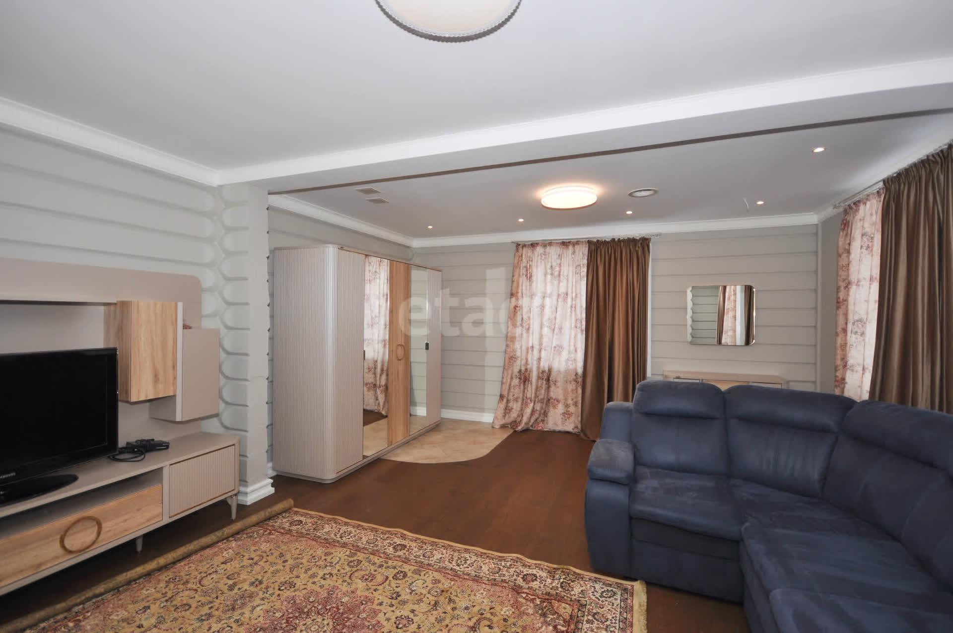 Аренда дома, 400м <sup>2</sup>, Южно-Сахалинск, Сахалинская область,  