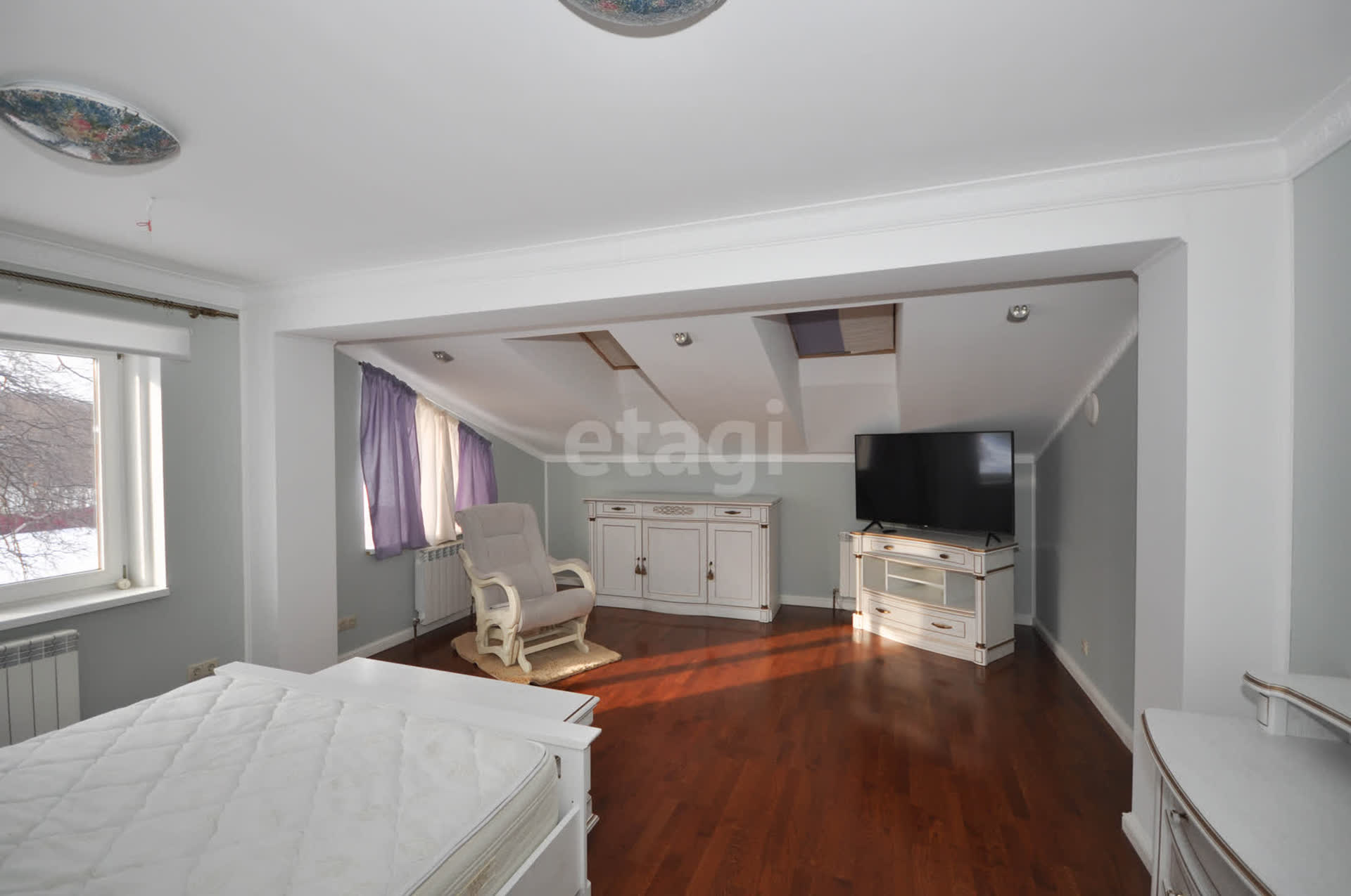 Аренда дома, 400м <sup>2</sup>, Южно-Сахалинск, Сахалинская область,  