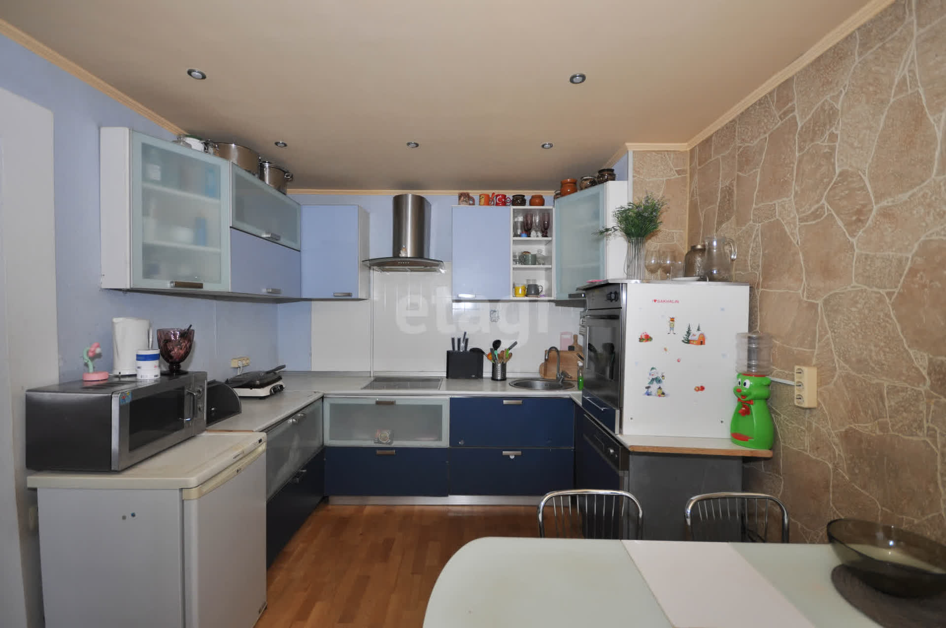 Продажа 4-комнатной квартиры, Южно-Сахалинск, Сахалинская область,  Южно-Сахалинск