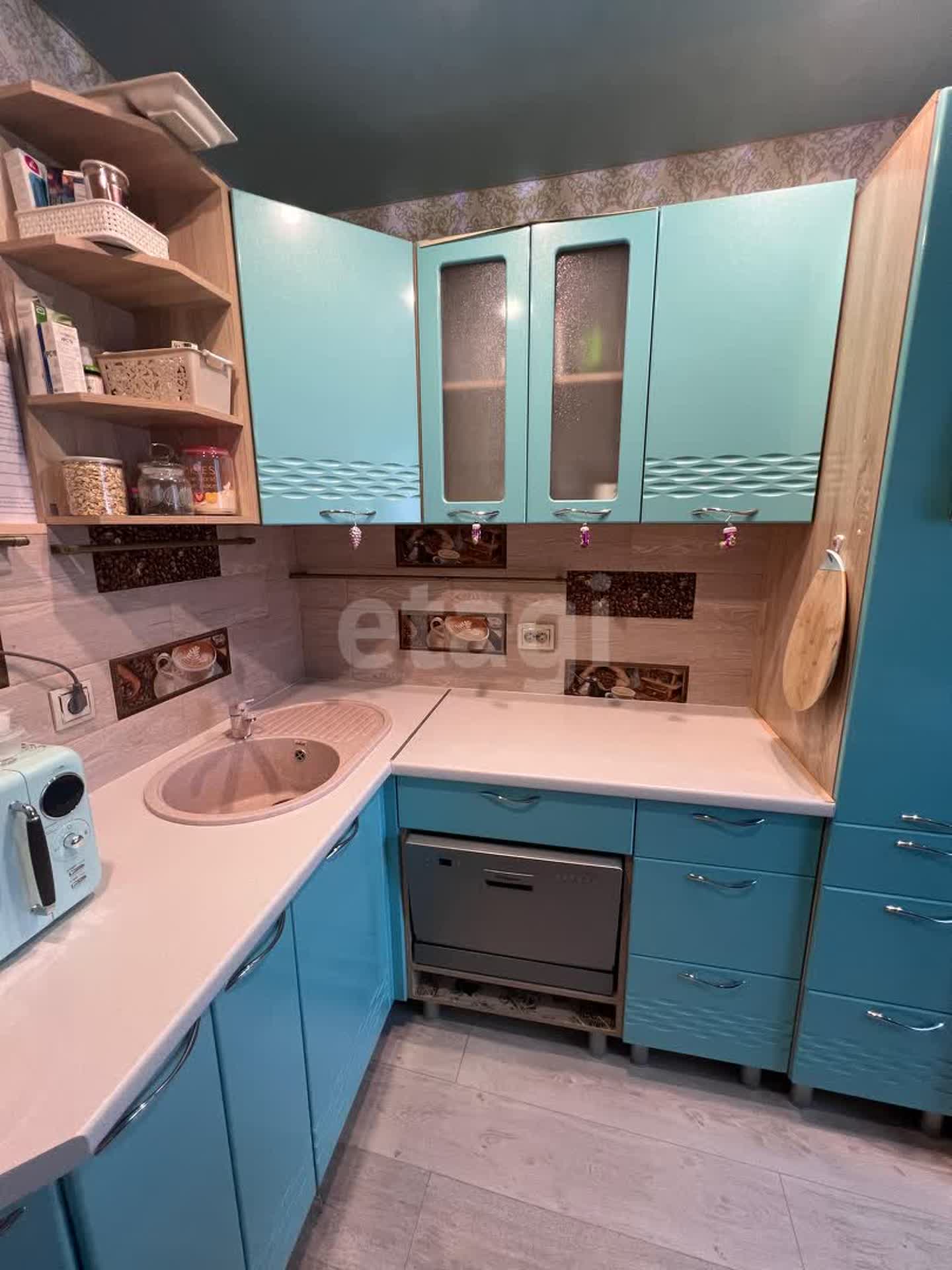 Продажа 4-комнатной квартиры, Южно-Сахалинск, Сахалинская область,  Южно-Сахалинск