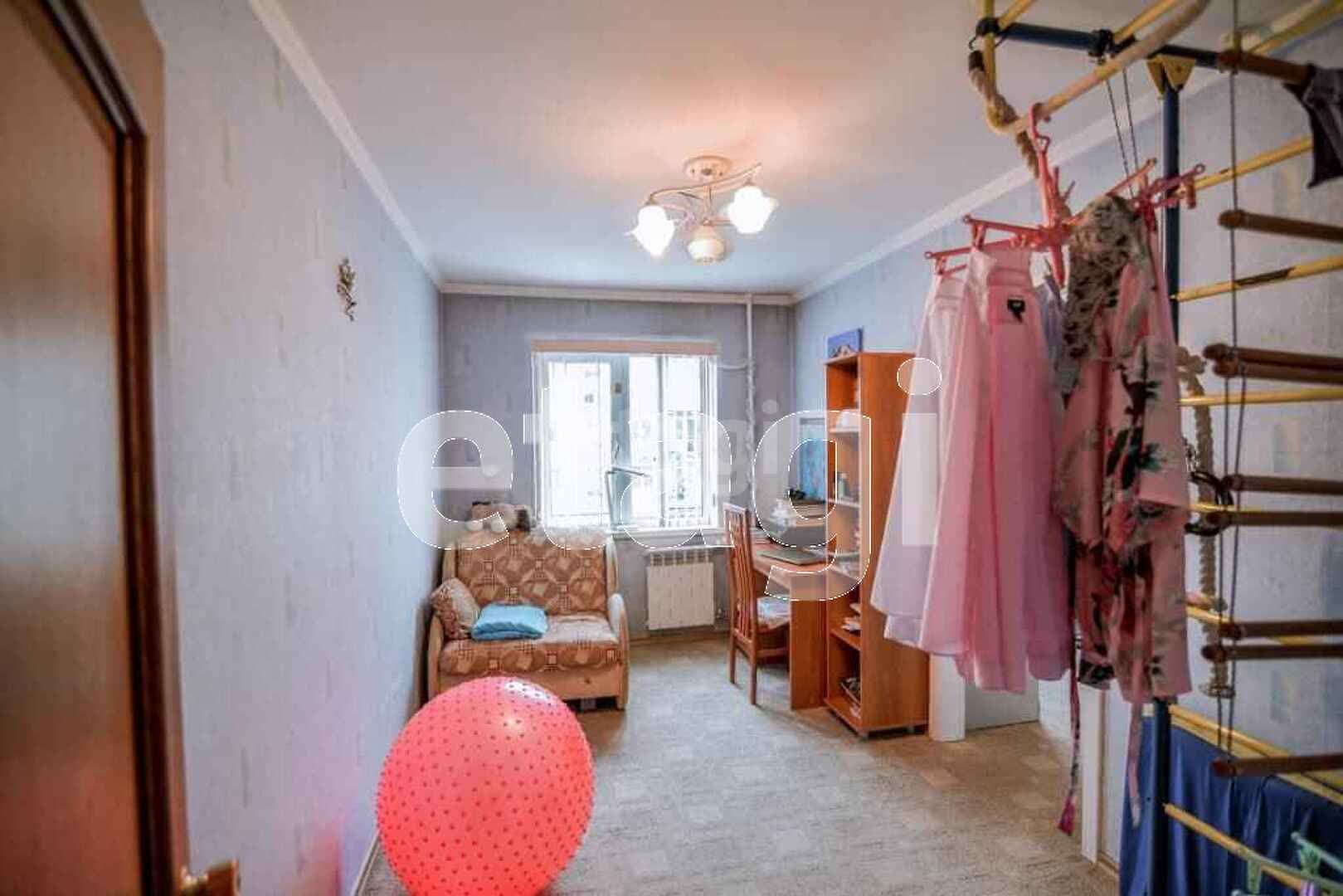 Продажа 4-комнатной квартиры, Южно-Сахалинск, Сахалинская область,  Южно-Сахалинск