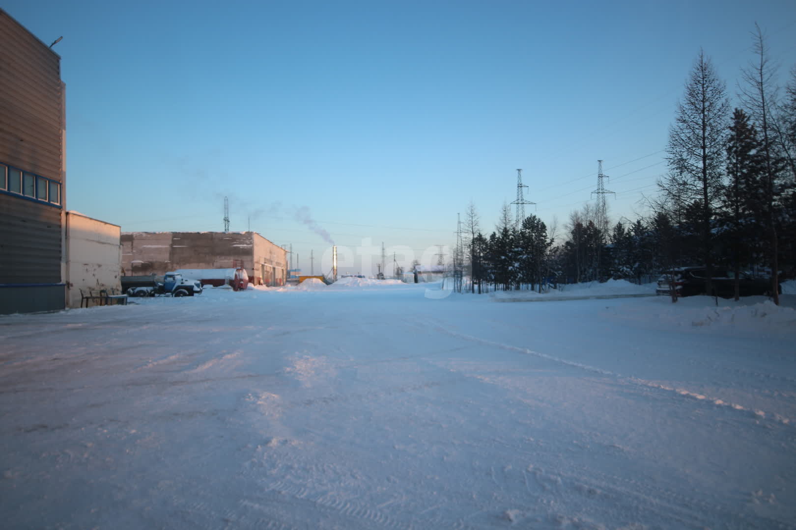 Аренда коммерческой недвижимости, 1000м <sup>2</sup>, Новый Уренгой, Ямало-Ненецкий АО,  Новый Уренгой