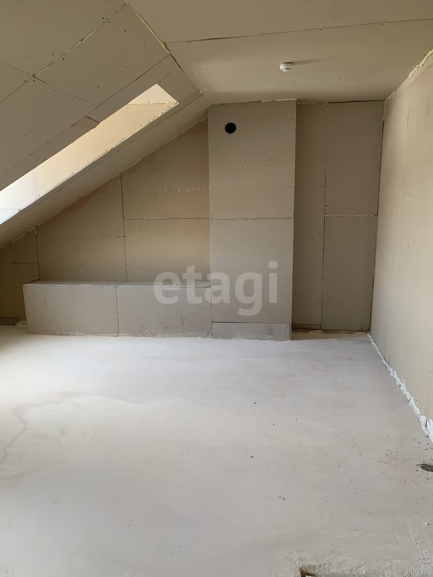 Продажа 2-комнатной квартиры, Южно-Сахалинск, Сахалинская область,  Южно-Сахалинск