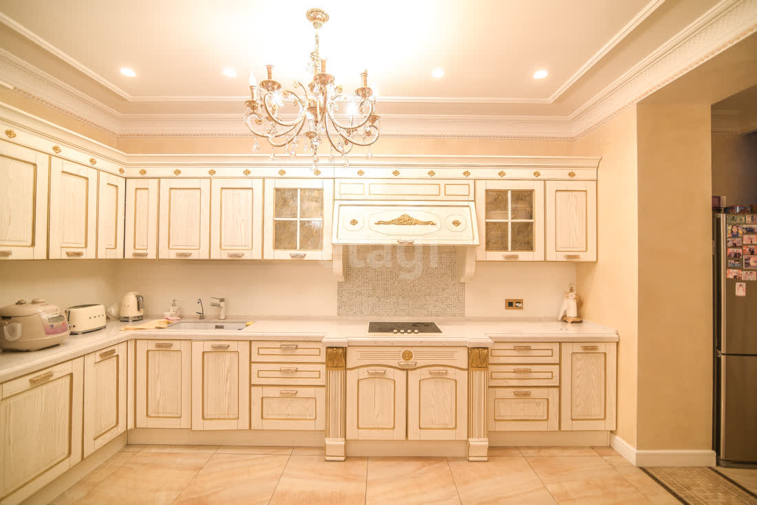 Продажа 4-комнатной квартиры, Южно-Сахалинск, Сахалинская область,  Южно-Сахалинск