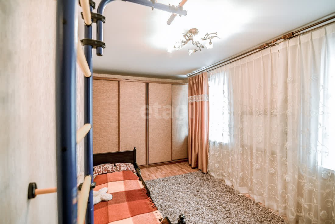 Продажа 4-комнатной квартиры, Южно-Сахалинск, Сахалинская область,  Южно-Сахалинск