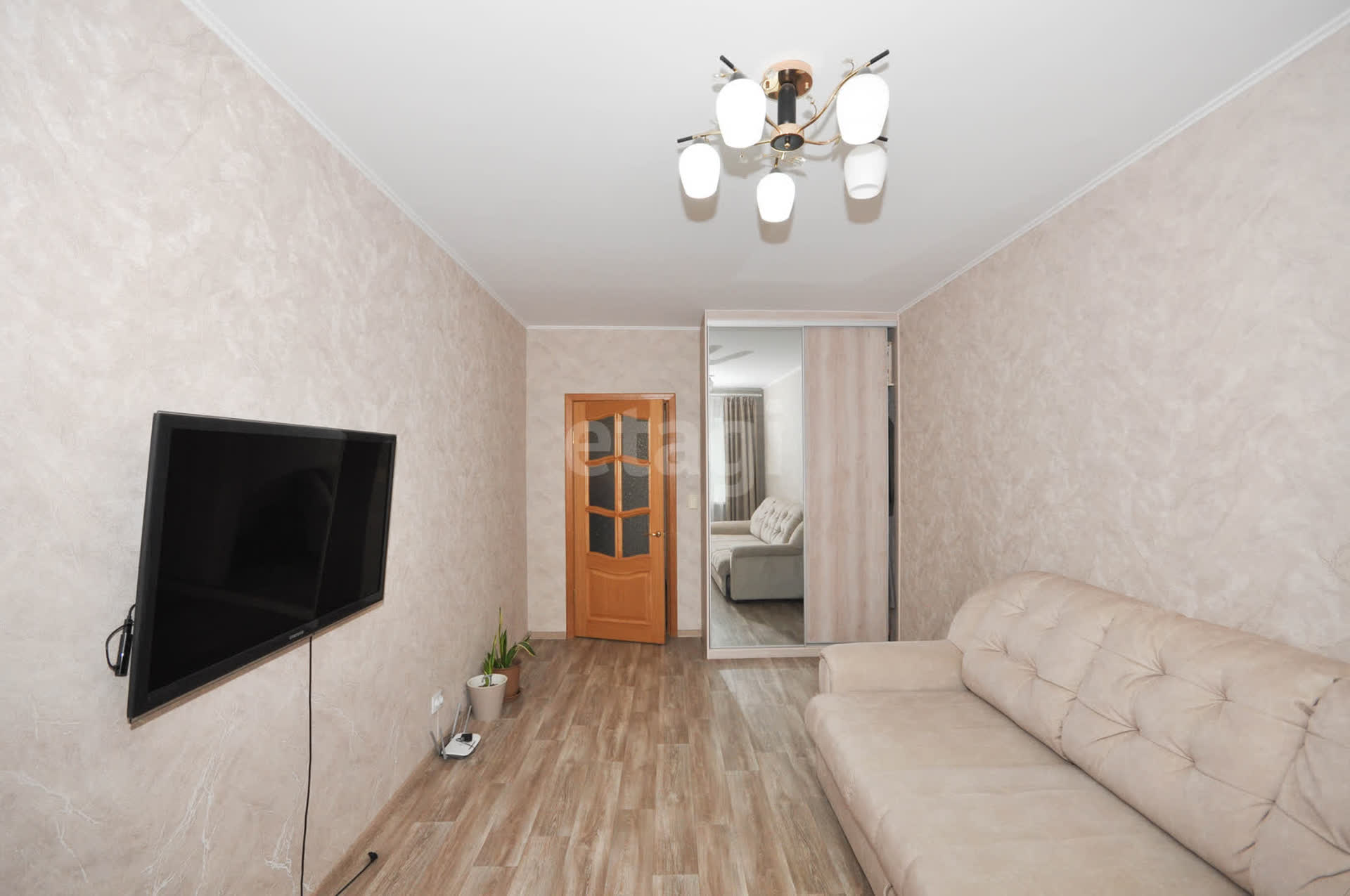 Продажа 2-комнатной квартиры, Южно-Сахалинск, Сахалинская область,  Южно-Сахалинск